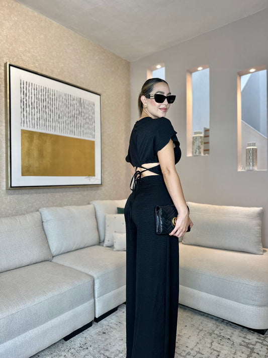 JUMPSUIT NEGRO ESCOTE EN ESPALDA